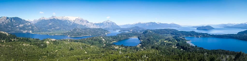 Vista del Nahuel Huapi desde el Cerro Campanario, Bariloche, Argentina.