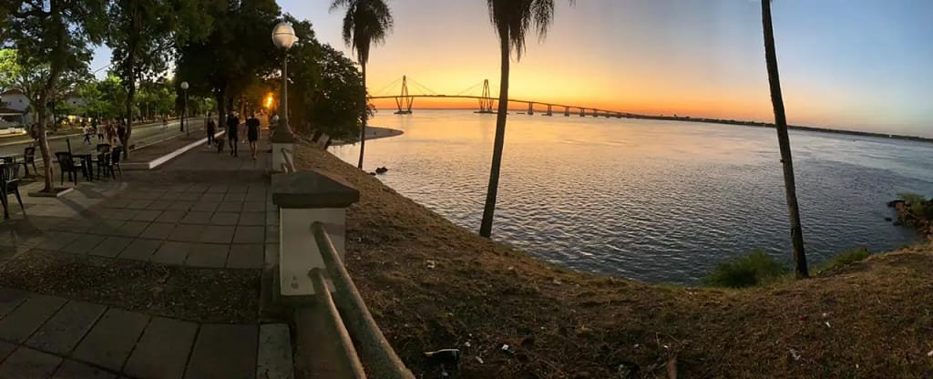 Costanera de la ciudad de Corrientes, sobre el río Paraná. Provincia de Corrientes. Argentina. 
Foto de Nico141, CC BY-SA 4.0, via Wikimedia Commons