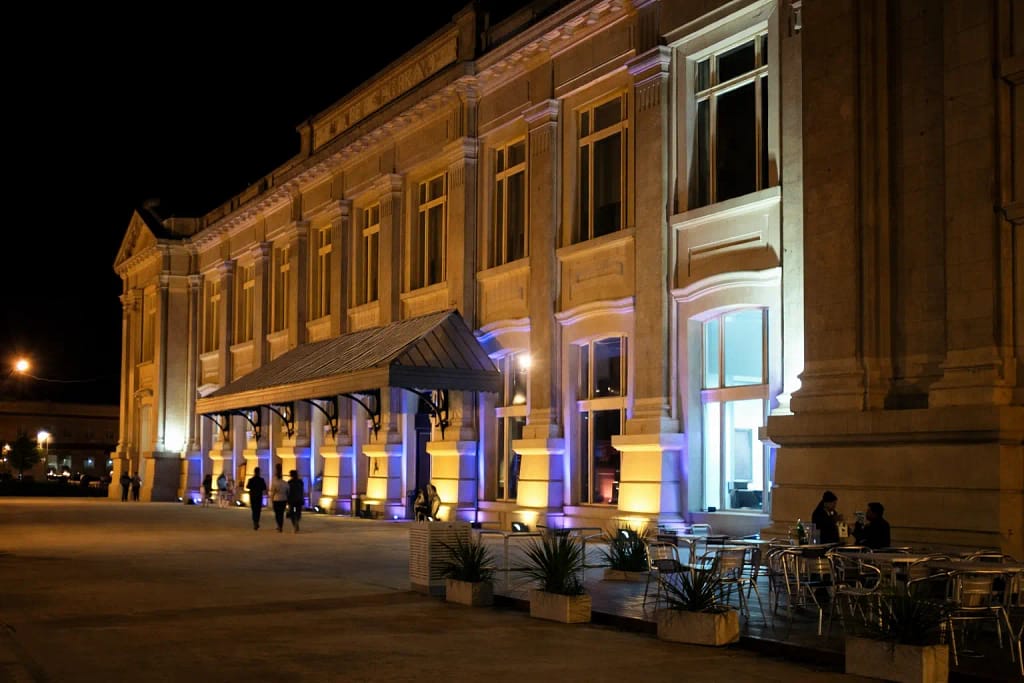 Recreación de la histórica Estación de Ferrocarril Belgrano en Santa Fe, Argentina.