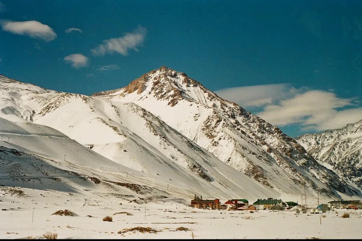 Los Penitentes, Mendoza, Argentina. Parque de nieve recreativo Parque de nieve recreativo. Los Penitentes, Mendoza, Argentina
