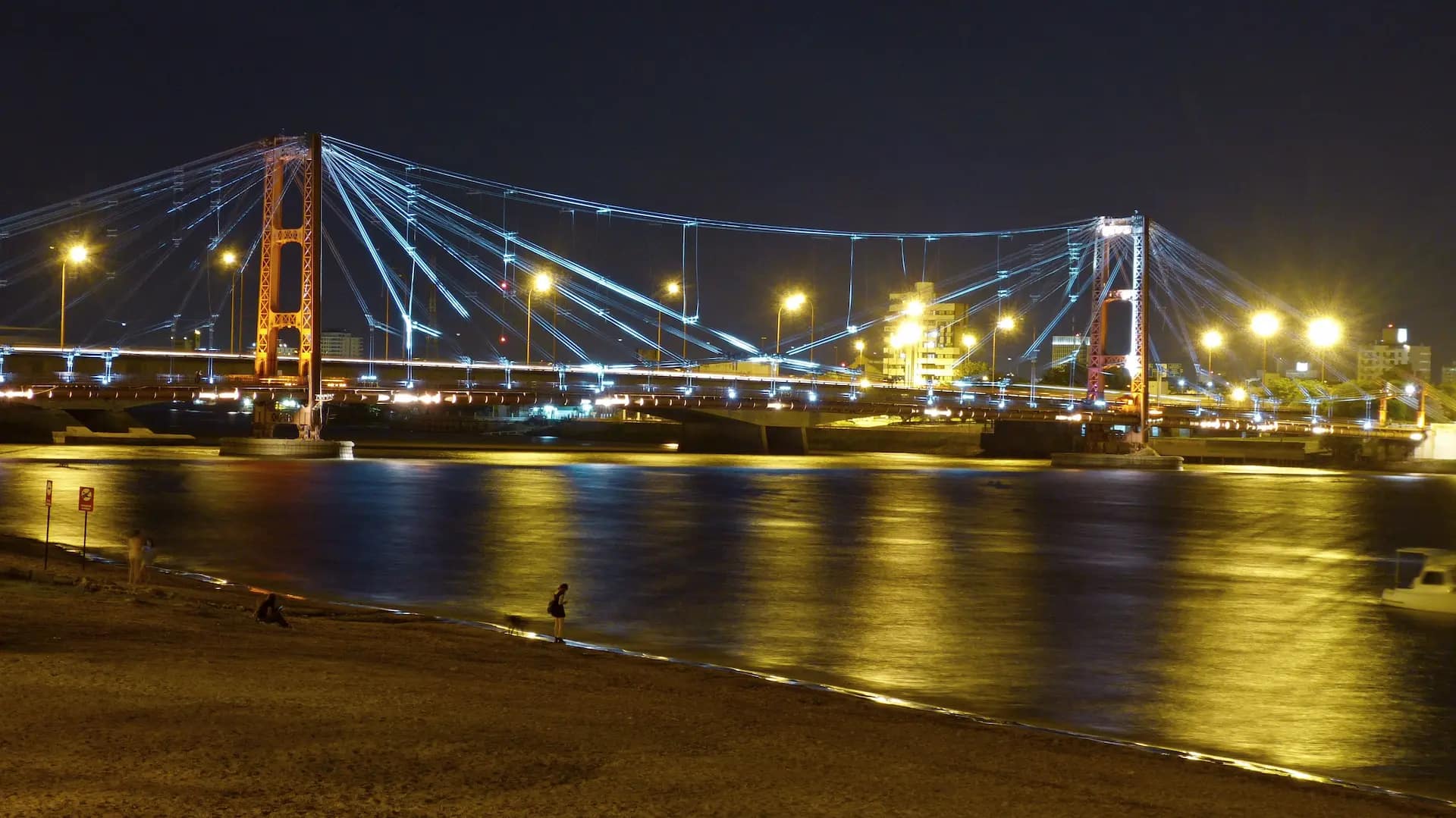 Puente colgante Santa Fe Argentina al atardecer