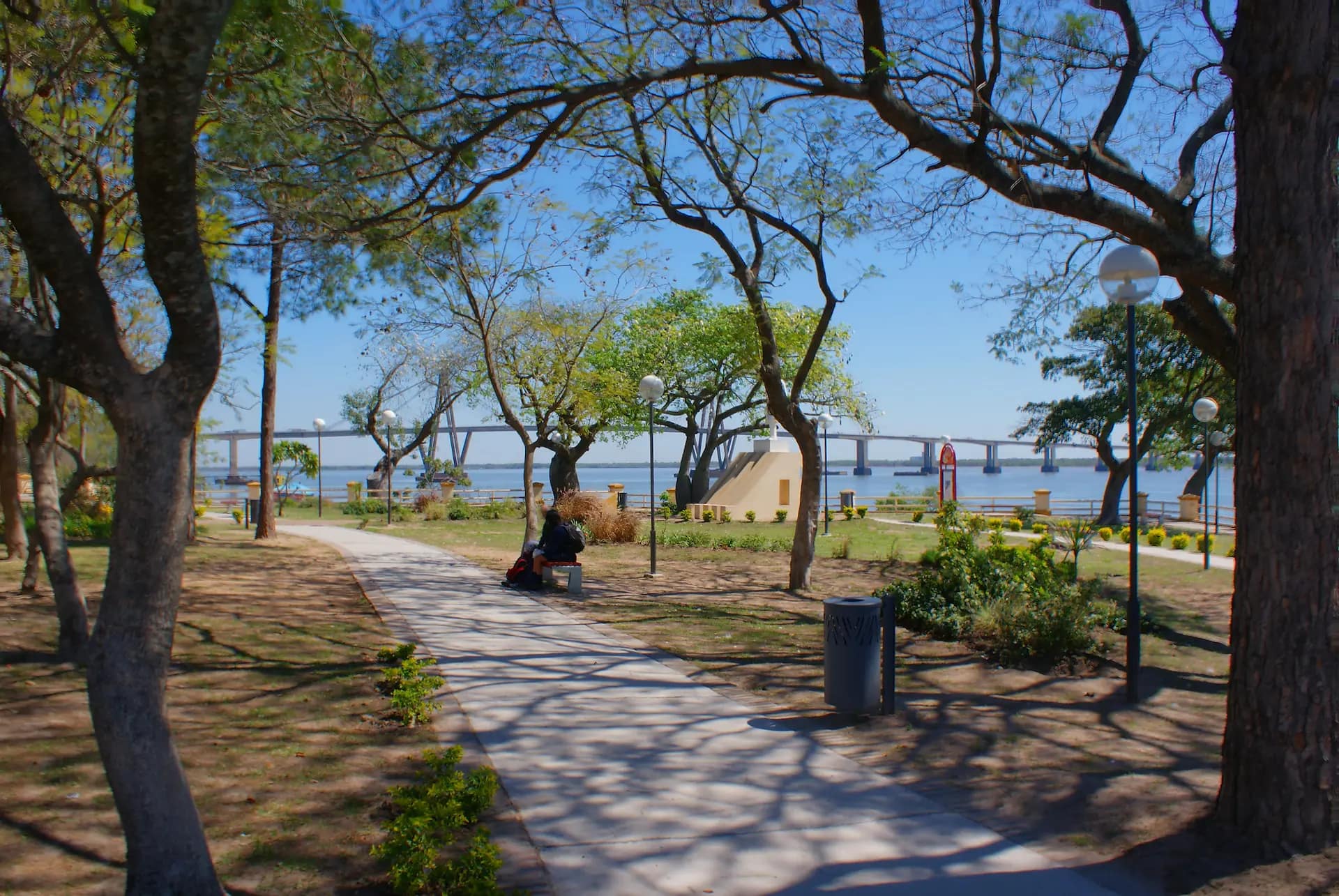 Costanera de la ciudad de Corrientes. Argentina.
Foto de Edwin Harvey. CC BY-NC-SA 2.0. en Flickr.