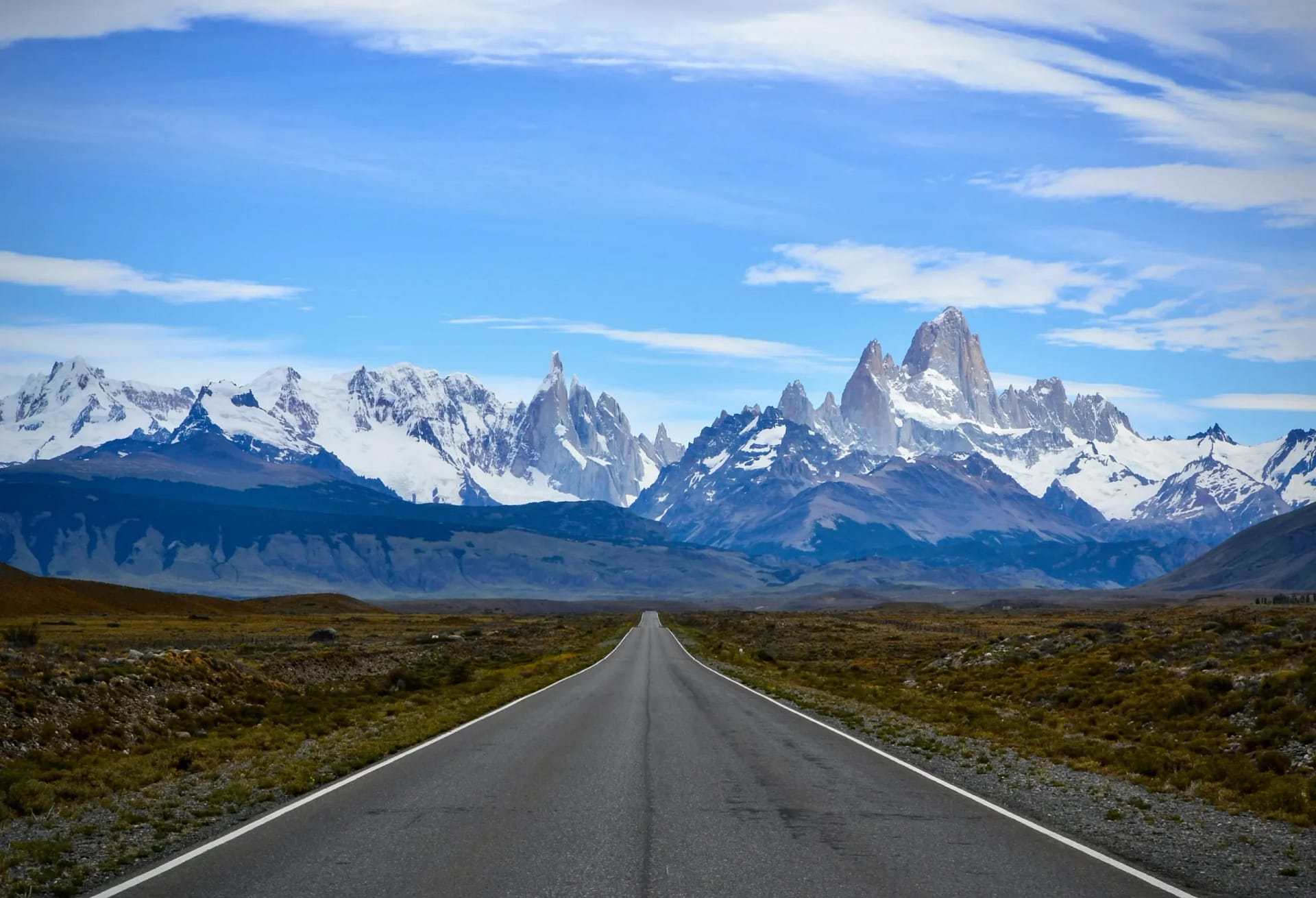 Explore Argentina con guías de viaje, destinos imperdibles y experiencias únicas para planificar tu viaje por el país.