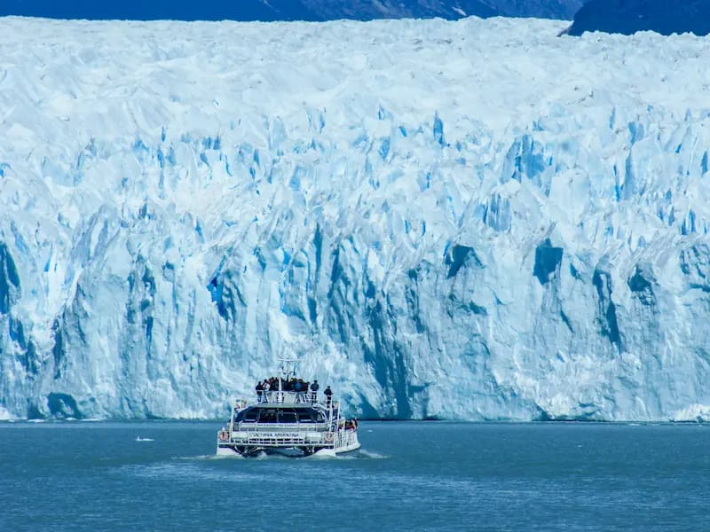 Safari Náutico al Glaciar Perito Moreno, El Calafate, provincia de Santa Cruz Safari Náutico al Glaciar Perito Moreno, El Calafate, Argentina.