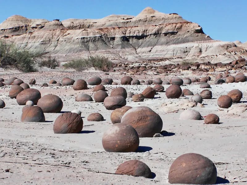 Paisaje desértico en el Parque Provincial Ischigualasto, Provincia de San Juan, Argentina. Paisaje desértico en el Parque Provincial Ischigualasto, Provincia de San Juan, Argentina.