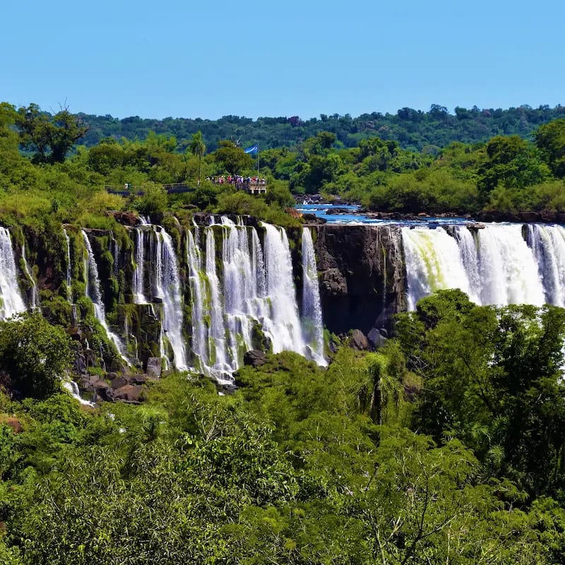 Vista de las cataratas del Iguazú, provincia de Misiones, Región Litoral, Argentina.